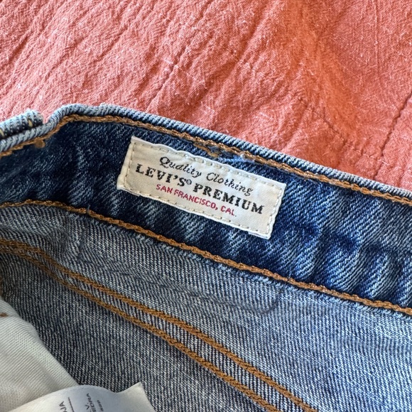 Levi's Premium 501 Distressed Jeans - Picture 5 of 13